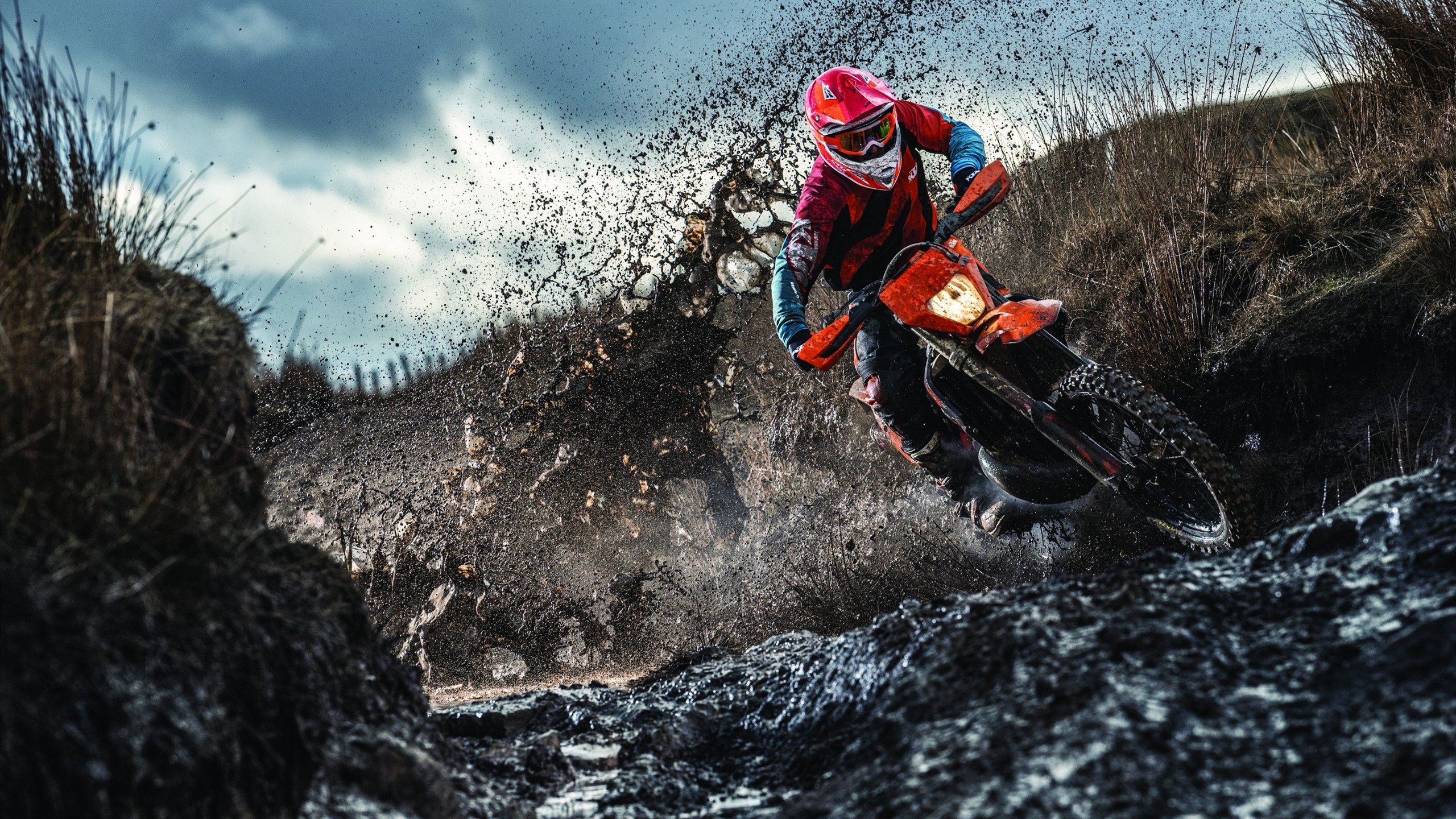 “青春奔跑”青少年运动夏令营在云南拉开帷幕,融合凉山和边疆区域体育振兴